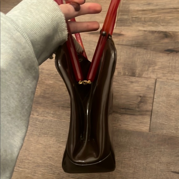 Elegant Black Handbag with Red Handles - Picture 4 of 4